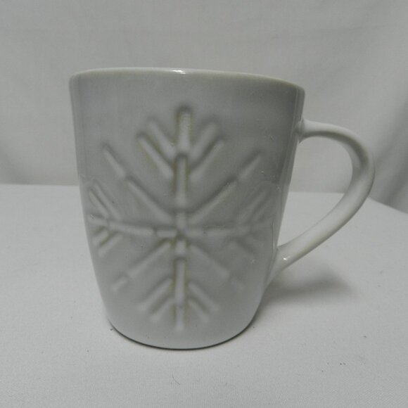 Crate & Barrel Dover Snowflake Mug Cup white Christmas Holidays Stoneware - Picture 1 of 10